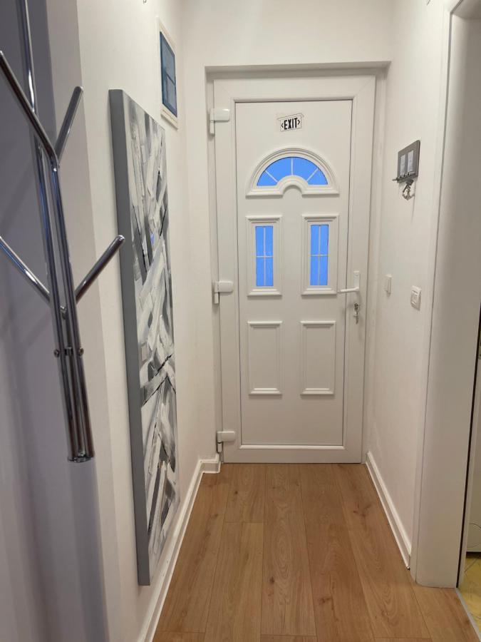 Apartment New Chic Supetar Bagian luar foto