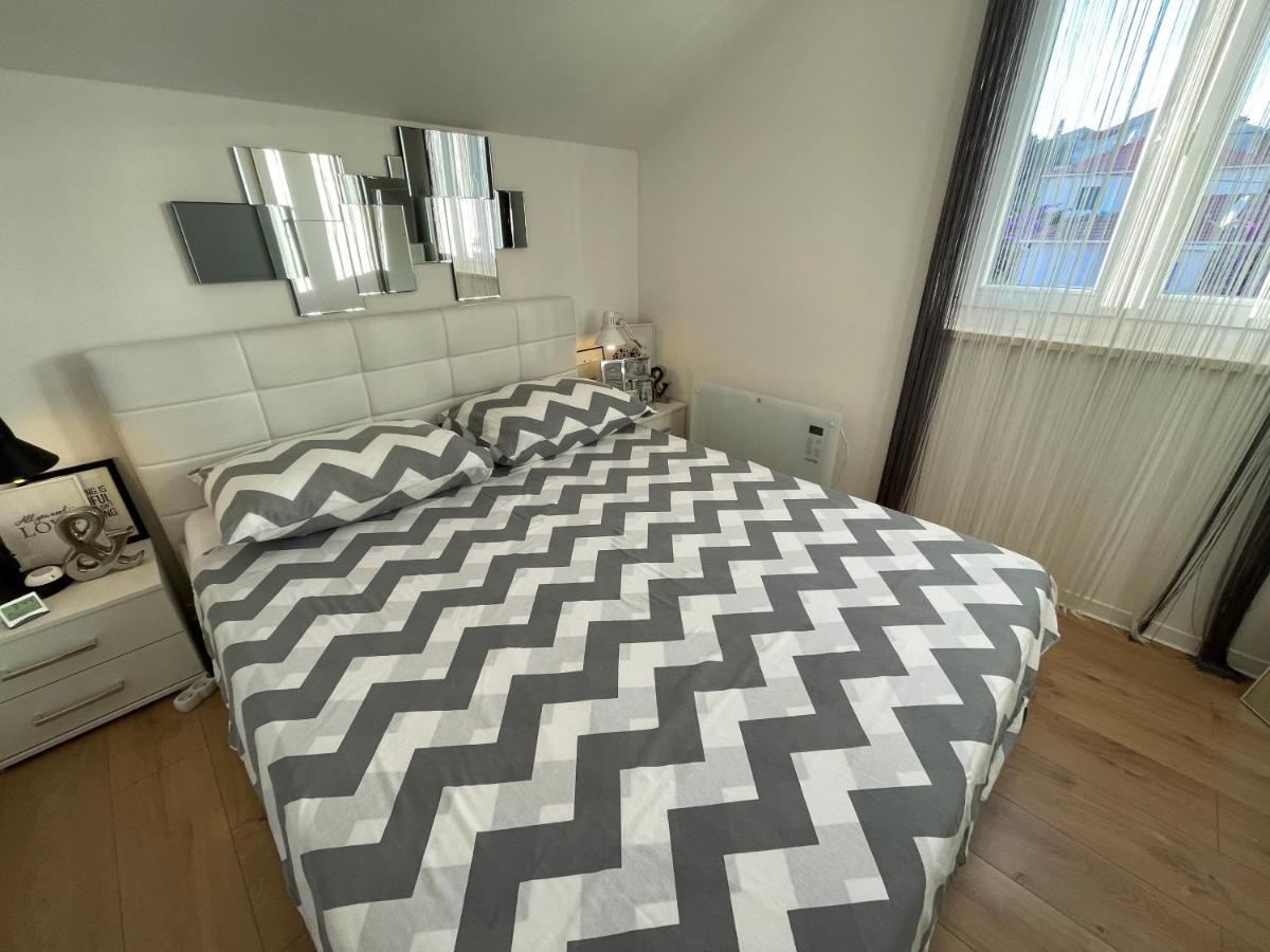 Apartment New Chic Supetar Bagian luar foto