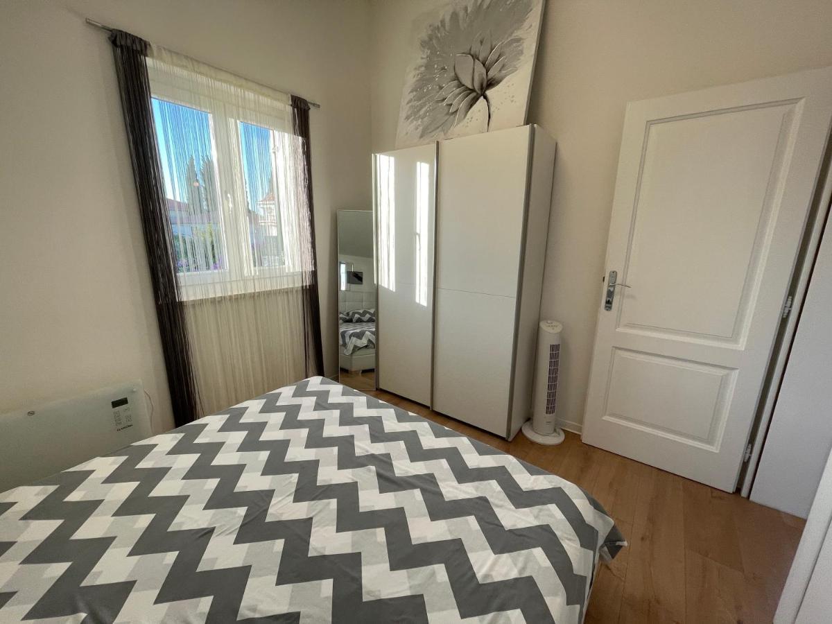 Apartment New Chic Supetar Bagian luar foto