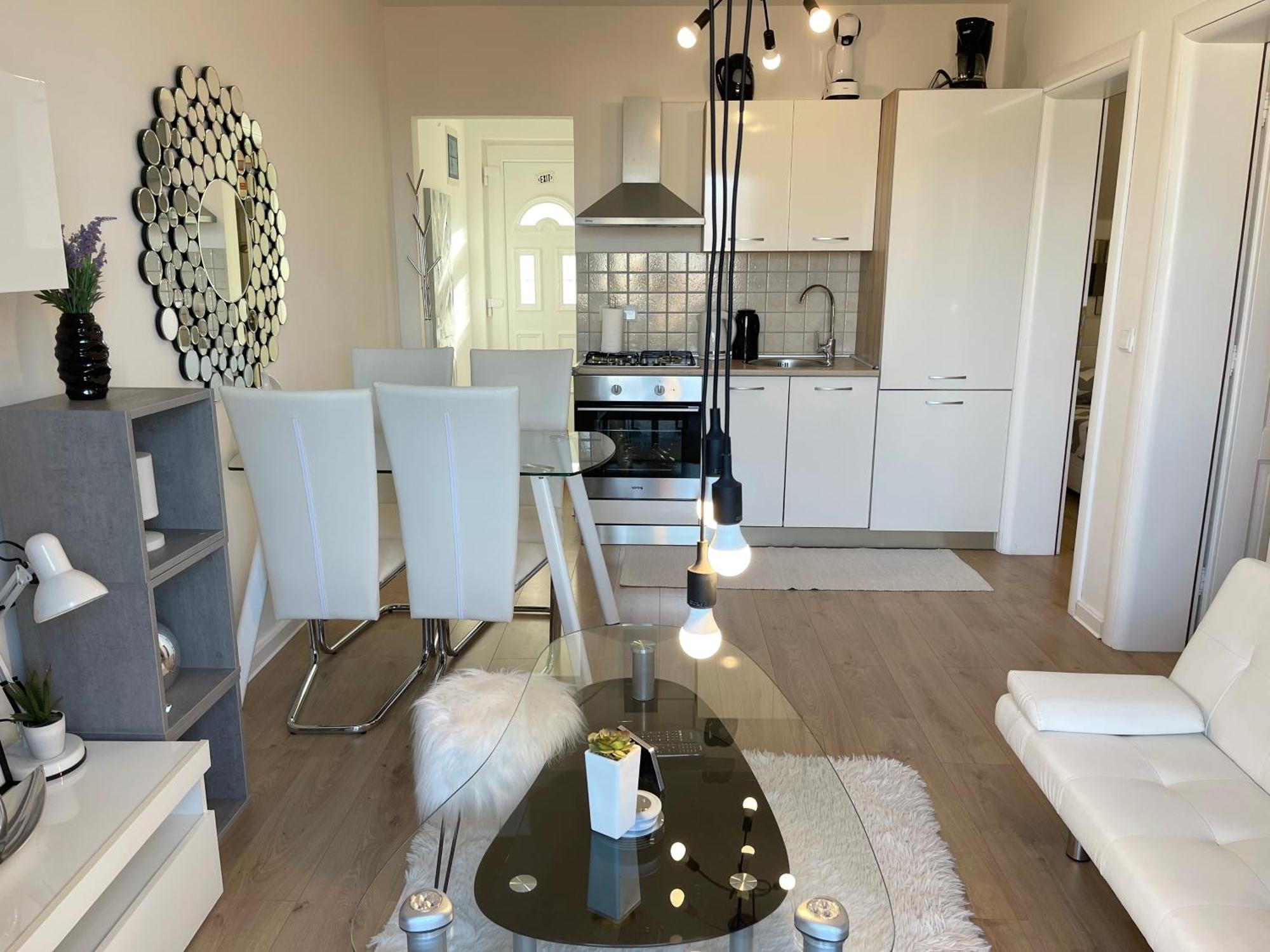 Apartment New Chic Supetar Bagian luar foto