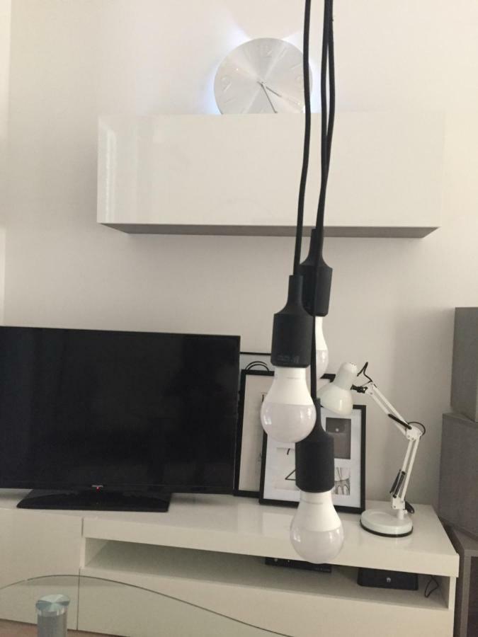 Apartment New Chic Supetar Bagian luar foto